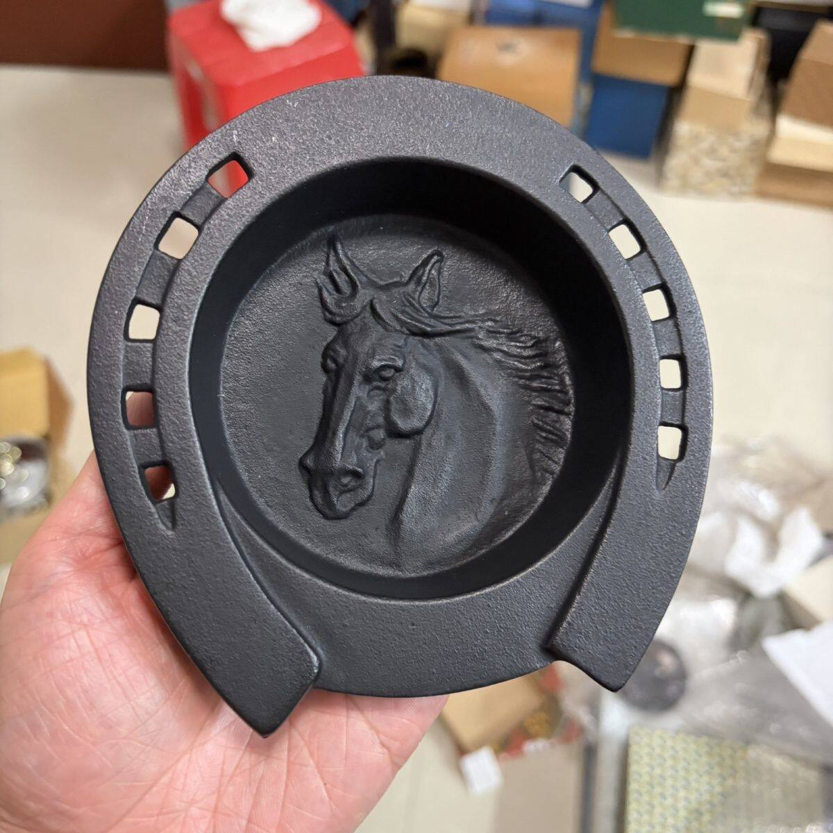 日本回流南部铁器马蹄形烟灰缸,茶托