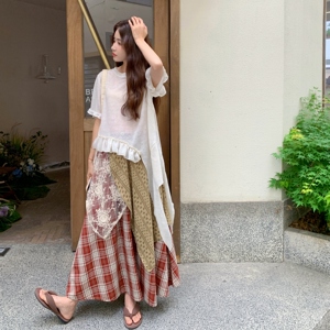 设计感不规则轻薄t恤套装女夏新款轻薄显瘦格纹拼接半身裙两件套图片