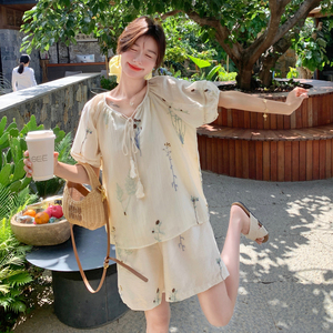盐甜系穿搭轻薄印花打底衫上衣套装女夏新款小个子宽松短裤两件套图片