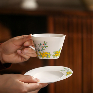 彭勃手绘枇杷南天竹猪口杯咖啡拉花杯