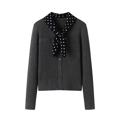 波点丝巾V领小网眼针织衫两件套