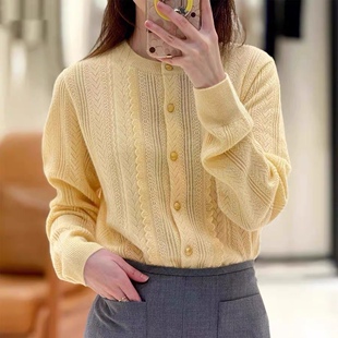 针织衫 圆领单排金扣坑条花边设计简约减龄甜美休闲百搭 毛衣0.40