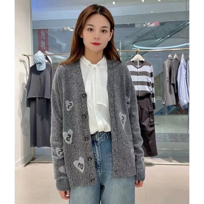 V领单排扣假口袋慵懒风开衫毛衣