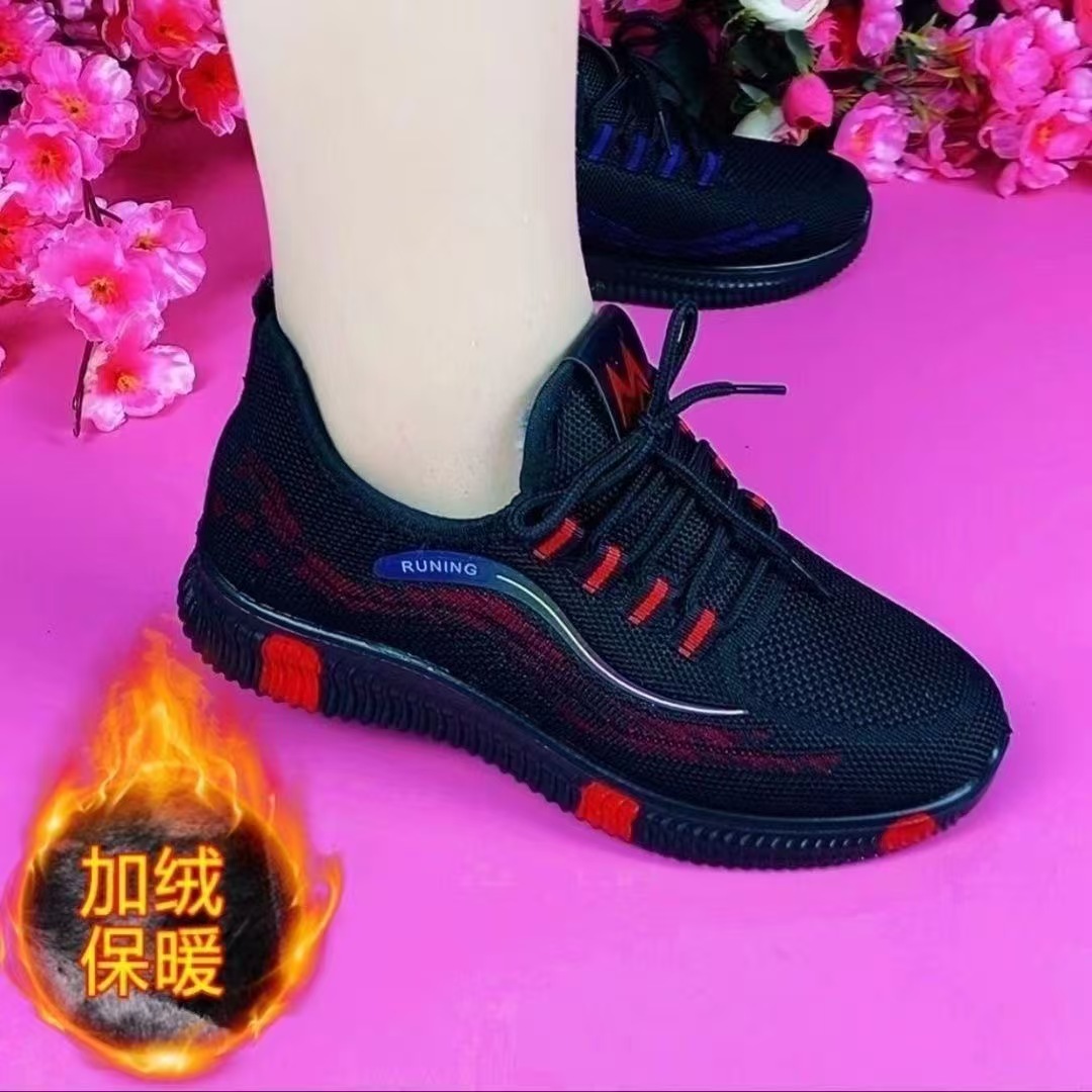 2025冬季老北京布鞋女加绒加厚保暖妈妈鞋软底防滑时尚百搭休闲鞋