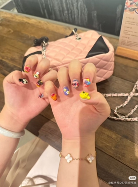 维尼和米奇穿戴甲和单独捏捏饰品