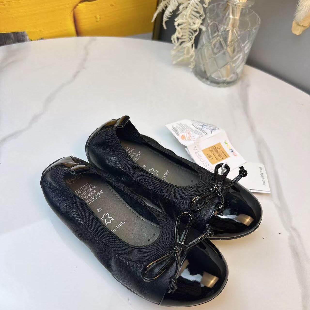 GEOX专柜正品会呼吸的鞋黑色儿童牛皮单鞋J11B0F 2/1
