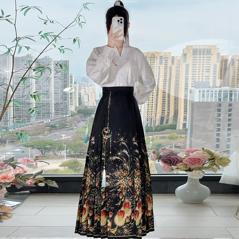 序绘仿妆花织金马面裙直销汉服