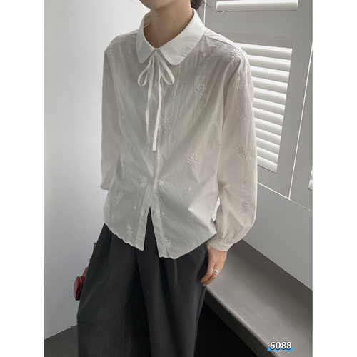 春季新款系带小翻领衬衣气质淑女轻熟女重工刺绣女装衬衫女ZSUP