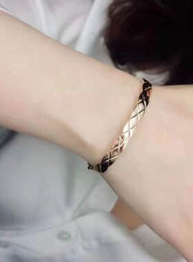 网红小众设计感ins小清新款交叉不掉色钛钢玫瑰金色手镯女手饰品