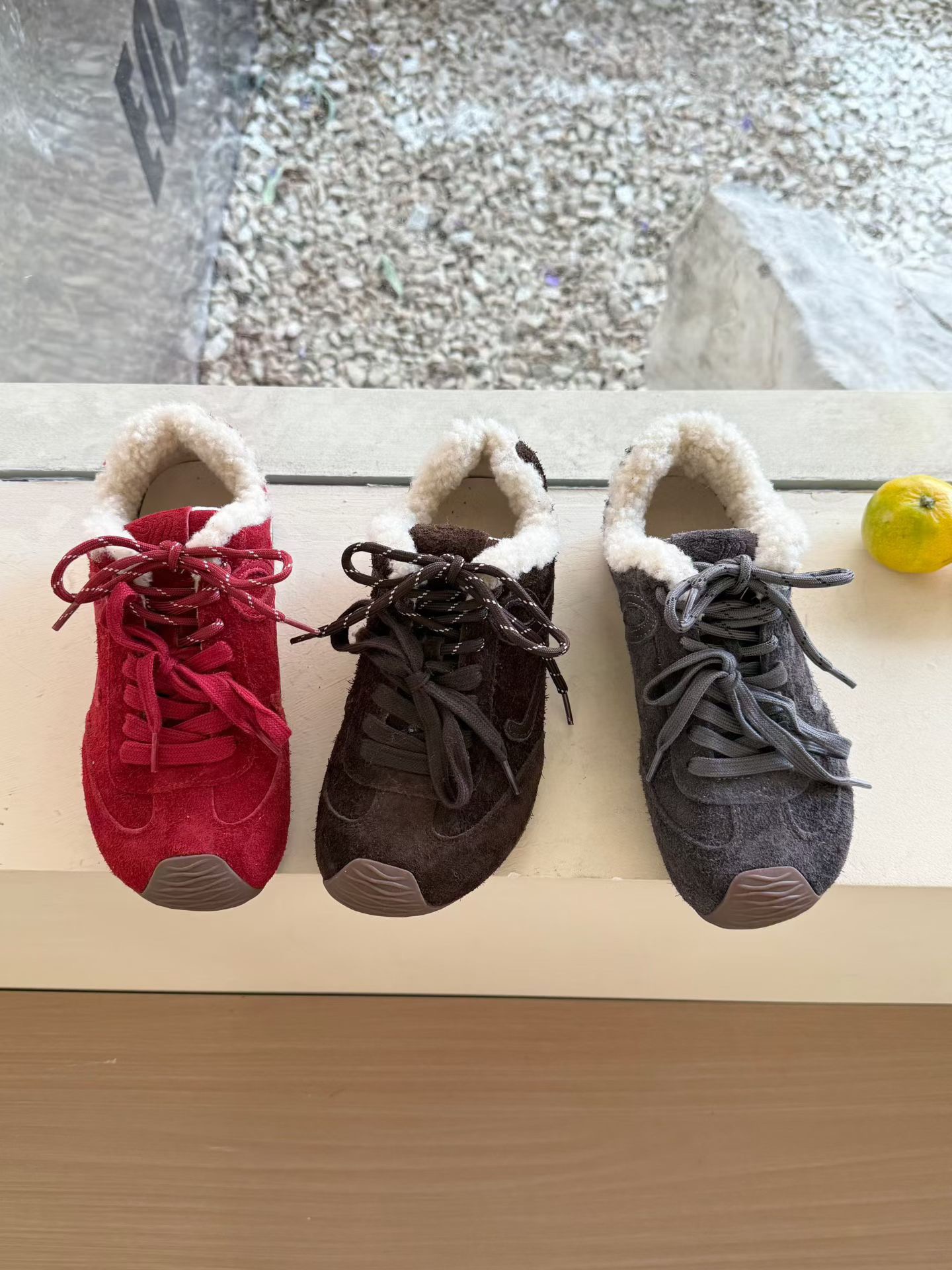 。EOS9210-55新款磨砂真皮运动休闲鞋2025系带平底鞋松糕板鞋女