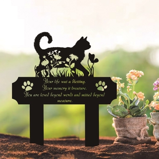 花丛里玩耍的猫咪雕塑耐用的铁质墓碑有纪念意义的庭院摆件小猫咪