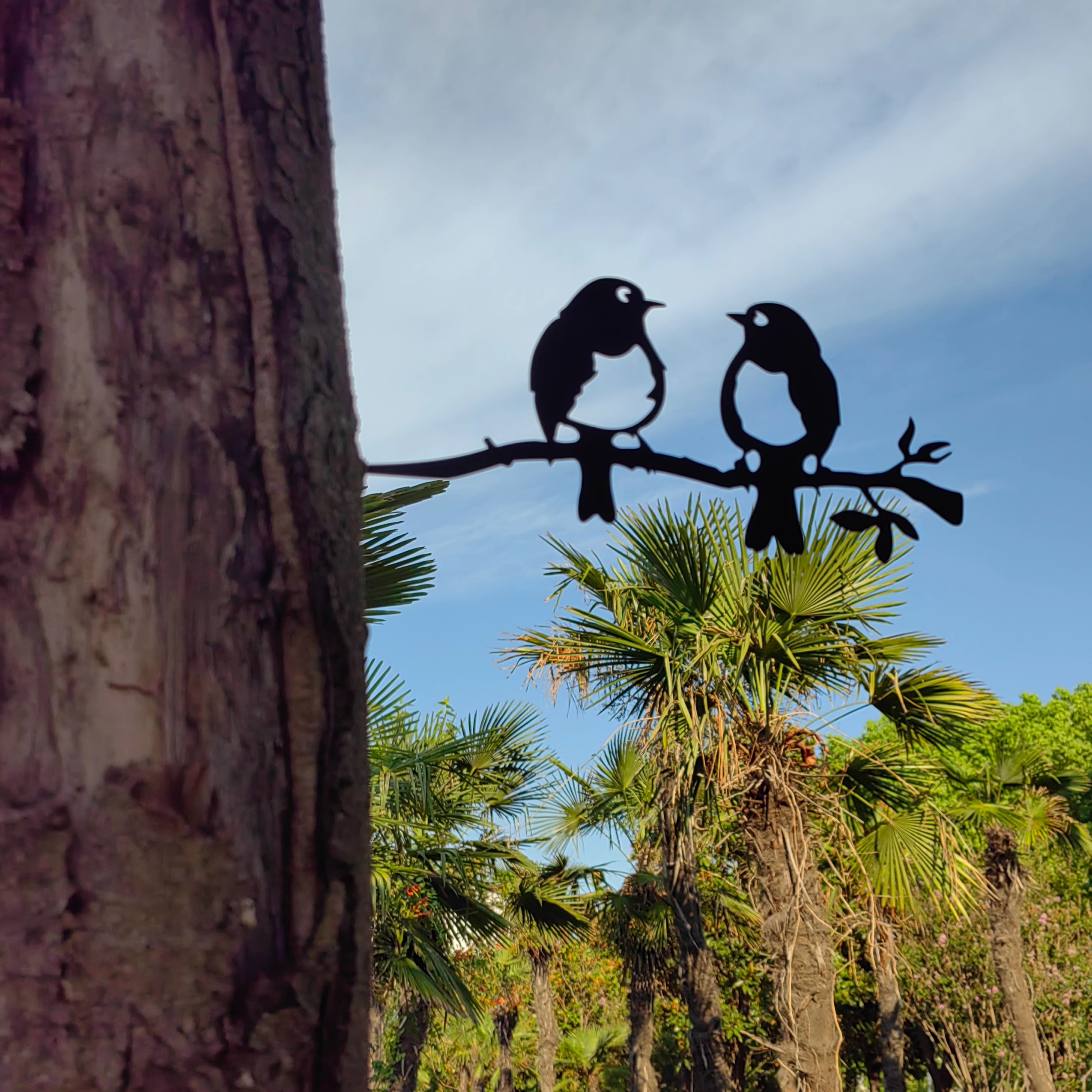 夕阳下对望的小鸟氛围感金属树插篱笆栏装饰花园复古铁艺鸟剪影