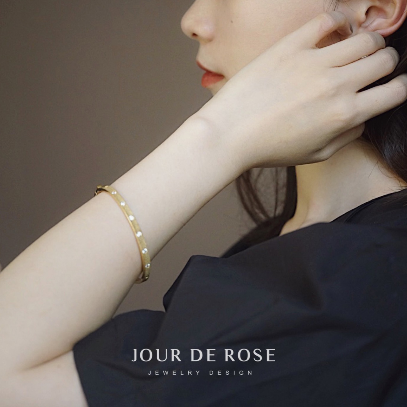 原创设计风银镀金拉丝礼士手镯