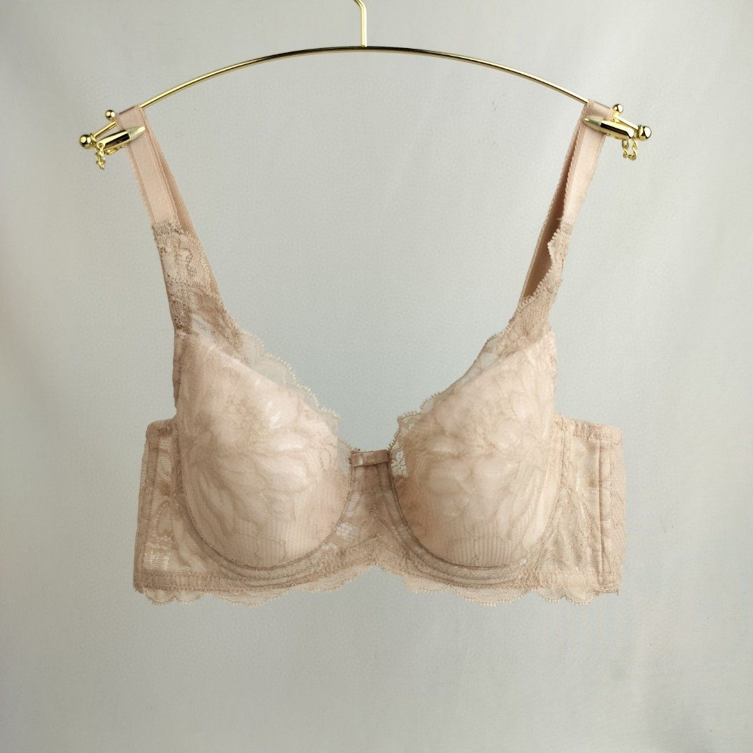 A18 黛A芬性感蕾丝大胸侧收调整薄款文胸16-8853 no退换