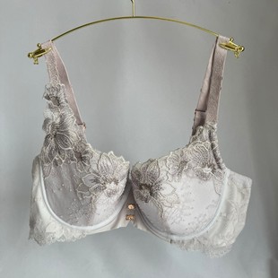 8557 no退换 刺绣蕾丝薄水盈杯聚拢上托舒适侧收文胸内衣 黛
