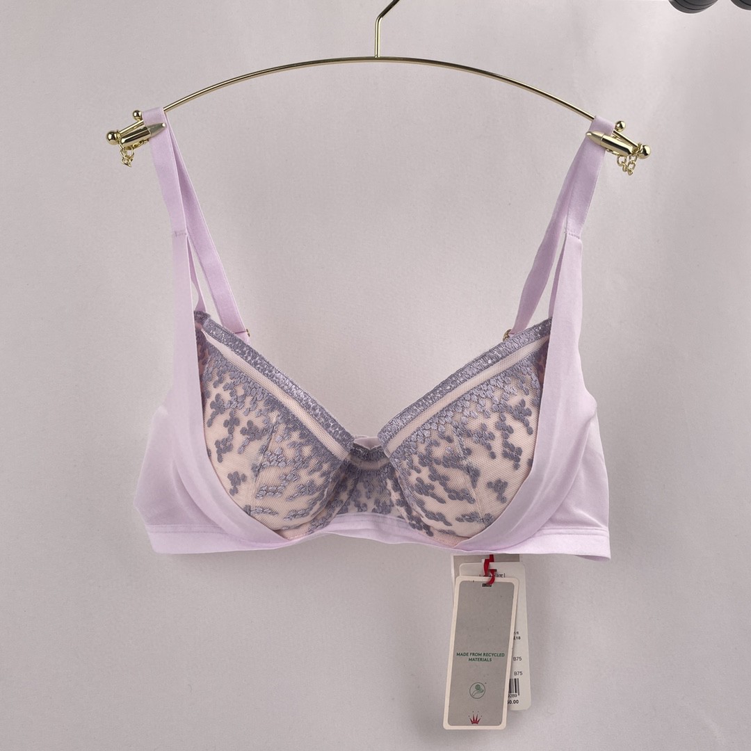 A56-黛安芬金致玲珑软钢聚拢蕾丝内衣16-8892 和6899配套no退换