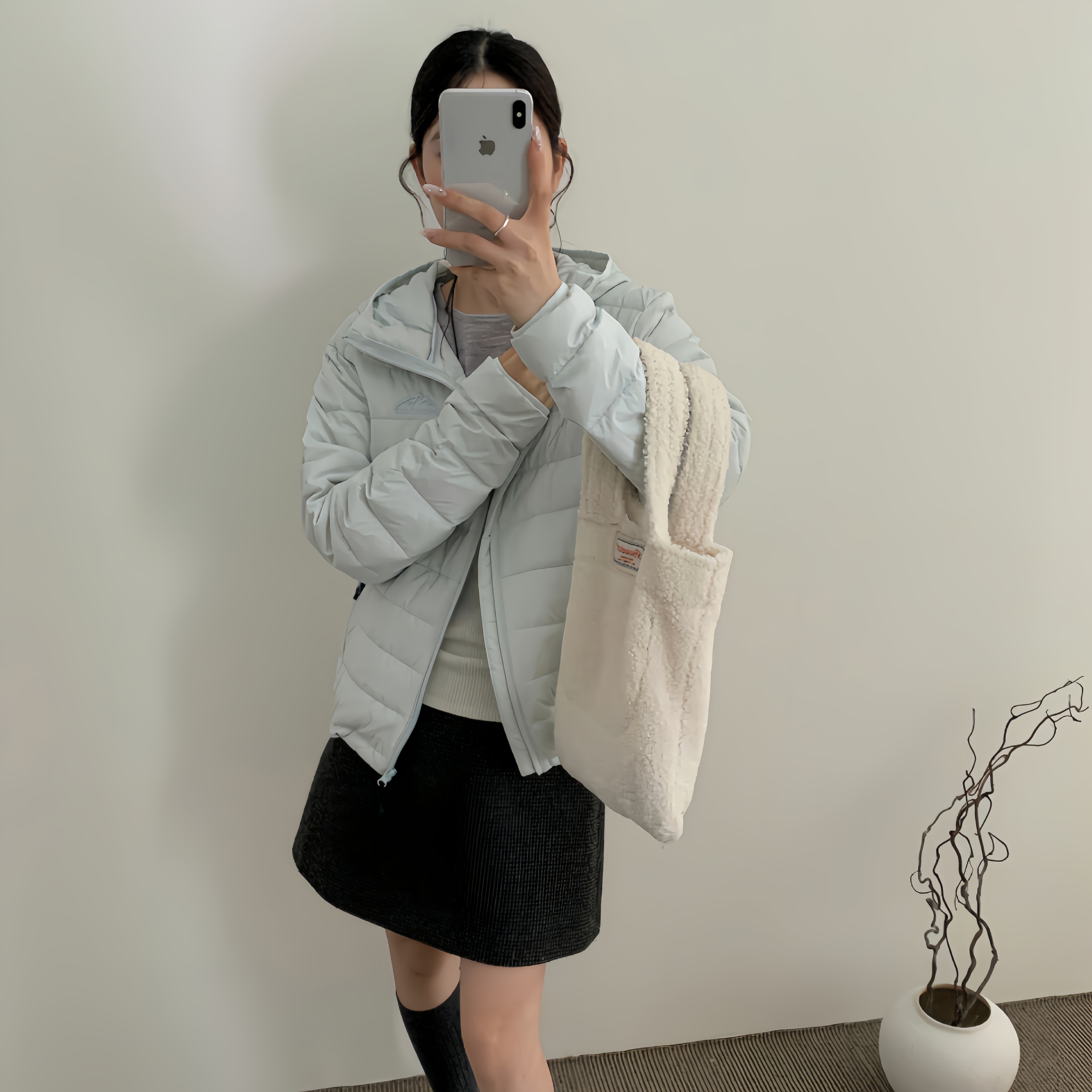 2026冬轻薄短款连帽排骨羽绒服