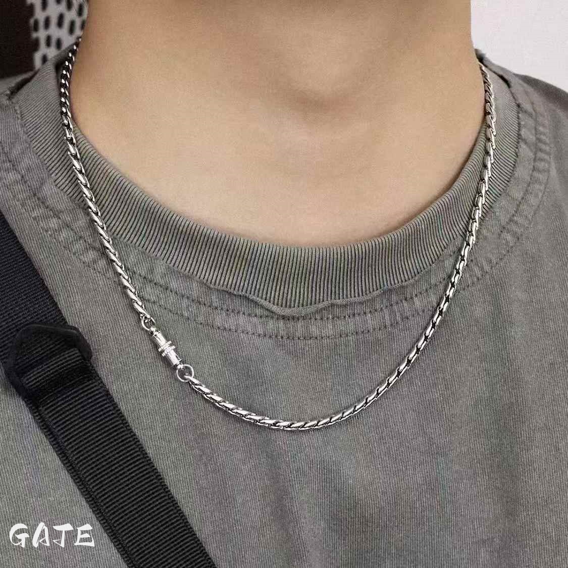 新款钛钢不掉色磁吸扣项链男潮时尚个性痞帅高级感麻花锁骨项链男