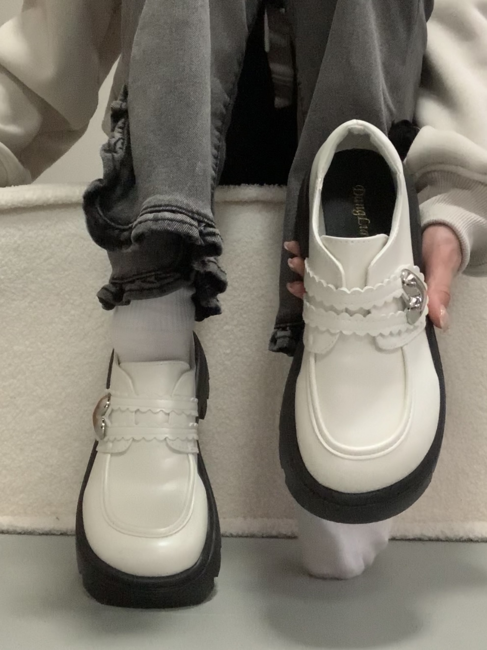 白色玛丽珍大头乐福小皮鞋