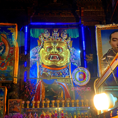 护法的穿了很多年的衣服民族风