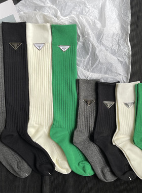 niss26 秋冬字母勋章标牌中长筒针织牛油果绿宽条潮牌韩国长袜