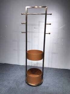 佛山乐从不锈钢意式衣帽架卧室马安皮储物收纳落地挂极架