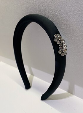 简约黑色爱心水钻发箍头箍女高颅顶时尚百搭头箍气质发饰2026新款