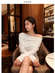 洋气氛围感斜肩露肩羊毛衫 轻薄款显瘦 上衣长袖针织秋季女士上衣