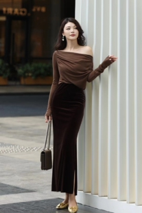 一字领长袖 时髦大领露肩慵懒松弛感 皱褶设计感小众上衣 薄款