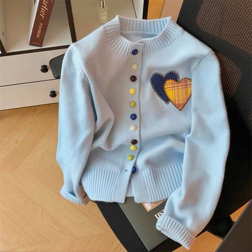 爱心刺绣针织开衫外套女秋冬慵懒风毛衣2025新款百搭洋气彩扣上衣