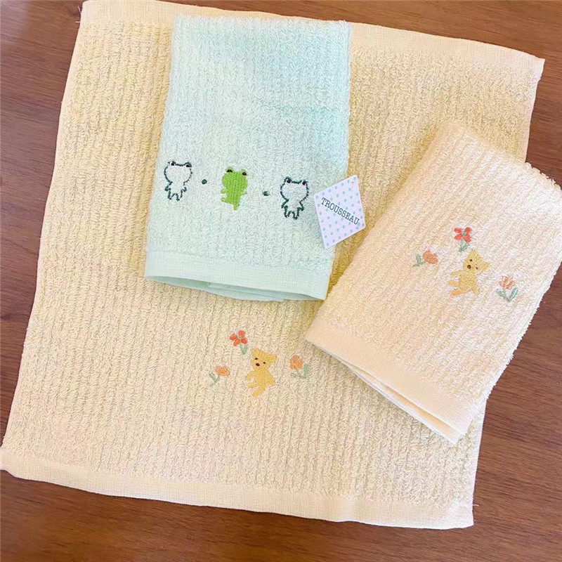 日单100%纯棉 方巾面巾 可爱刺绣 薄款易绞干毛巾儿童成人