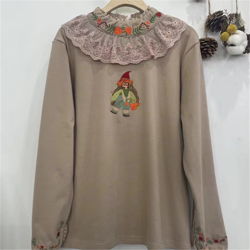 森系刺绣蕾丝花边半高领打底衫女秋冬新款复古文艺德绒长袖t恤女