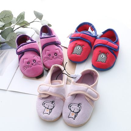 TH548外贸童鞋秋冬季魔术贴拼色绒面加厚时尚平底防滑包跟棉拖鞋