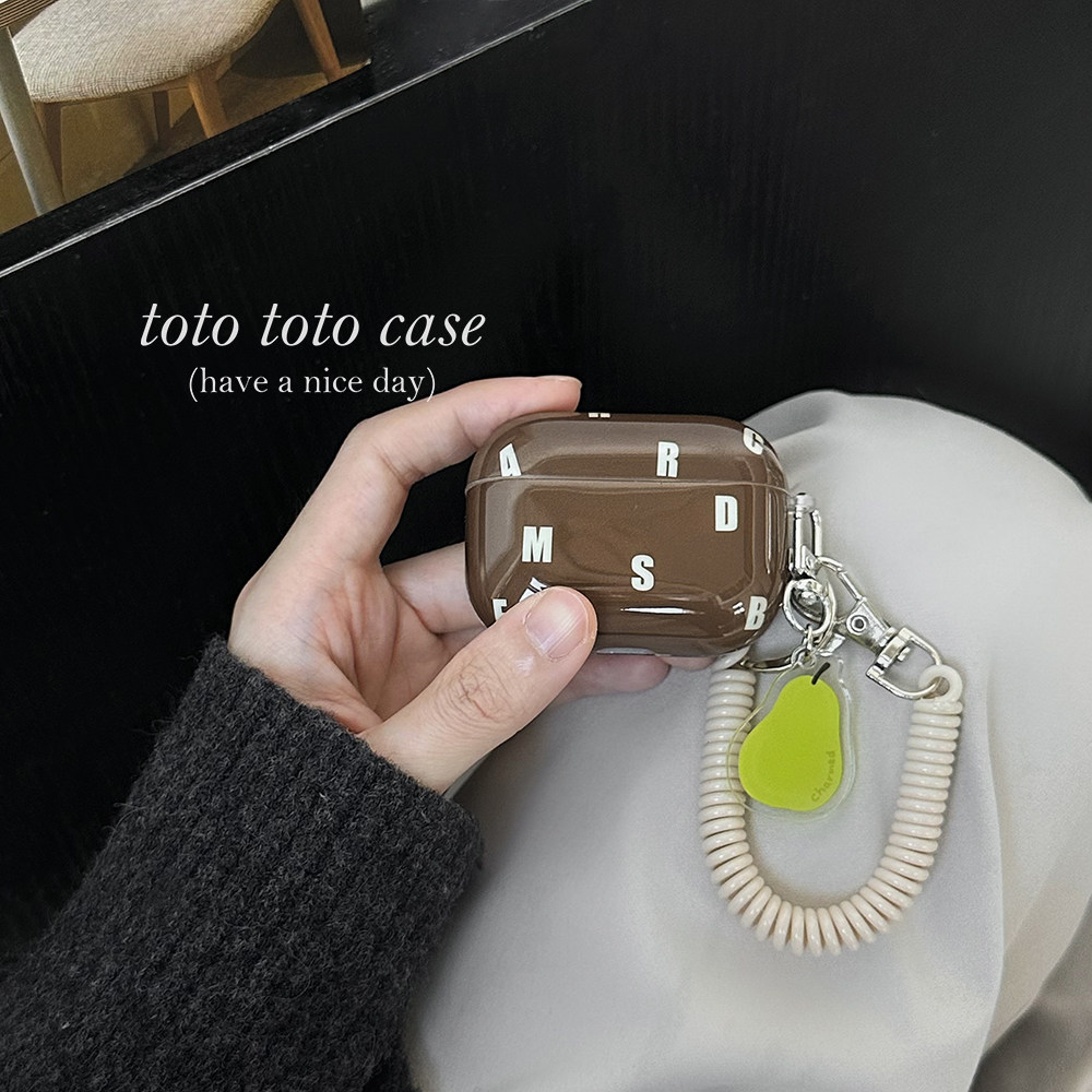 小众韩国ins咖色字母梨子挂件Airpods pro耳机套适用苹果3代高级感保护套Airpods2代新款pro2简约