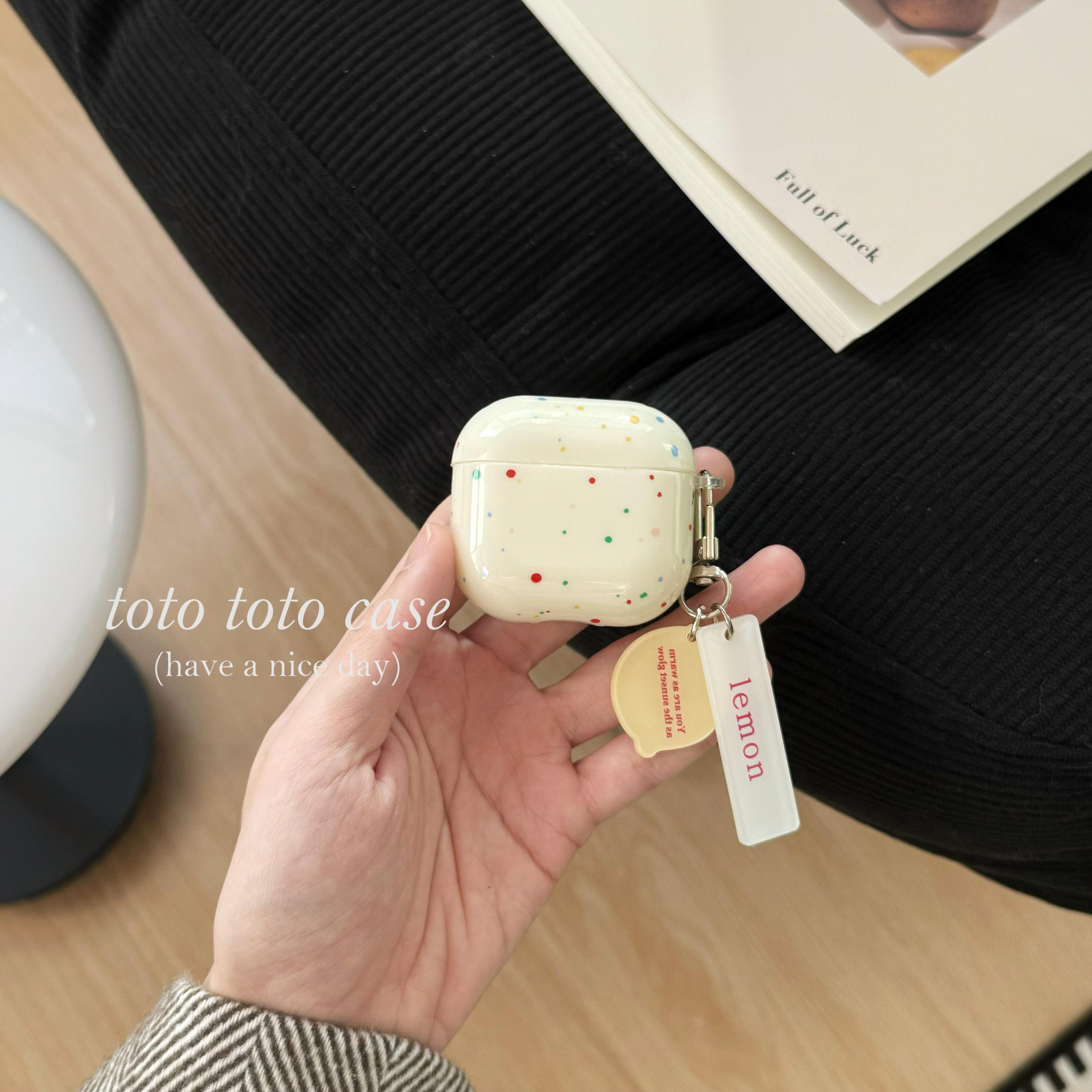 奶白色泼墨波点Airpods4代耳机套