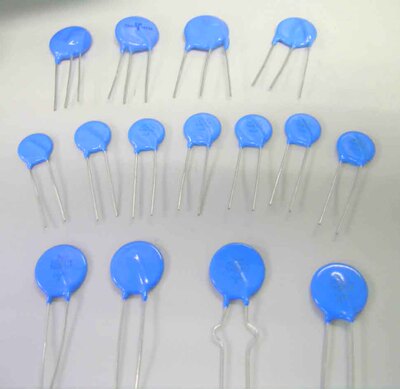 10D681K 直插压敏电阻 电压680V 直径10MM 现货