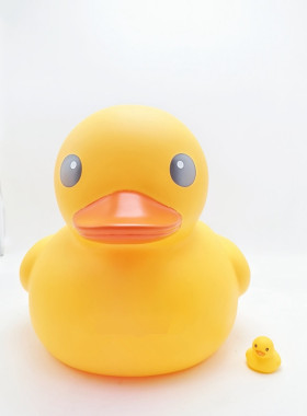 新款巨无霸大黄鸭儿童戏水玩具客厅桌面摆件