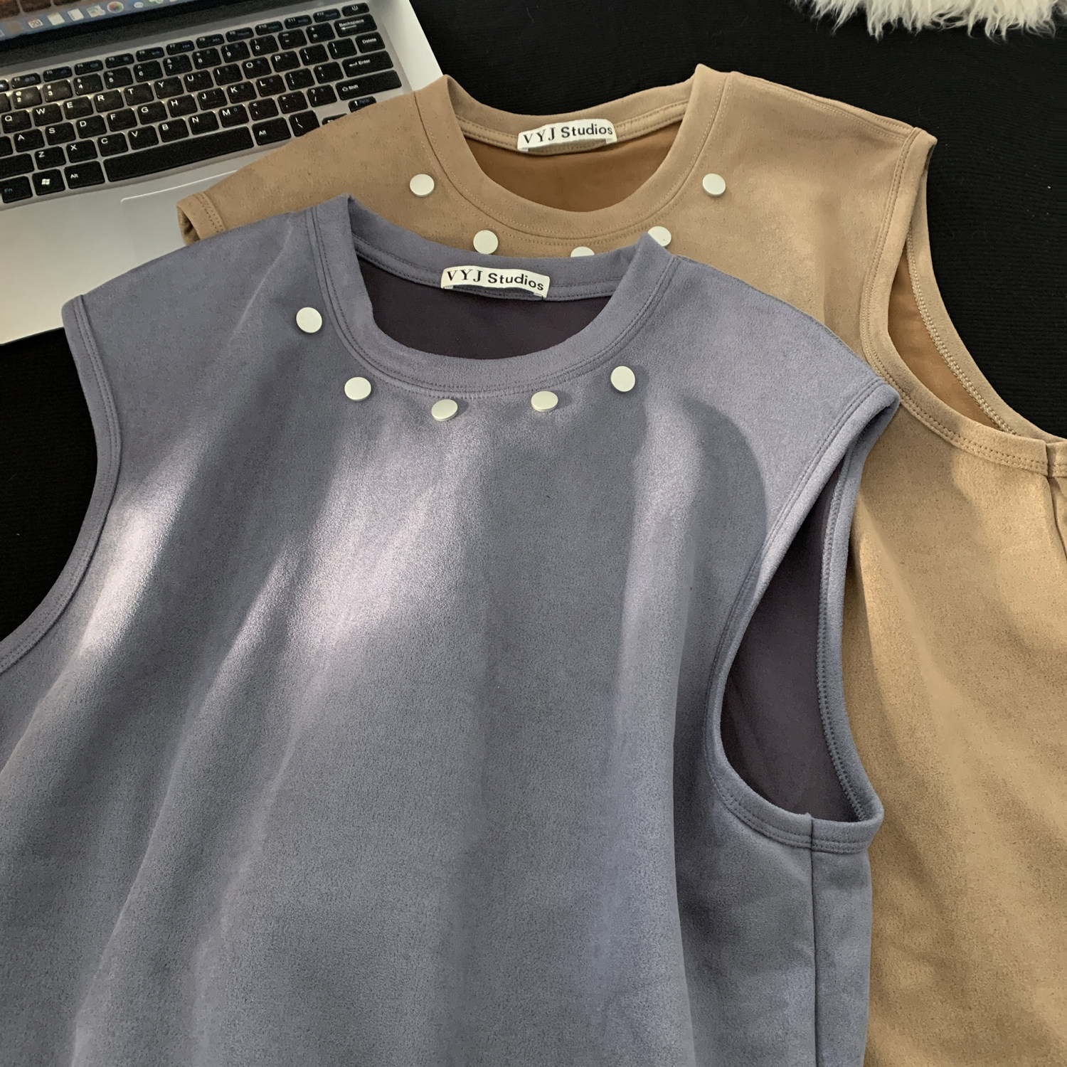现货2024金属纽扣装饰麂皮绒坎肩背心无袖t恤A025-B344-P25控38,男装T恤,电商A025