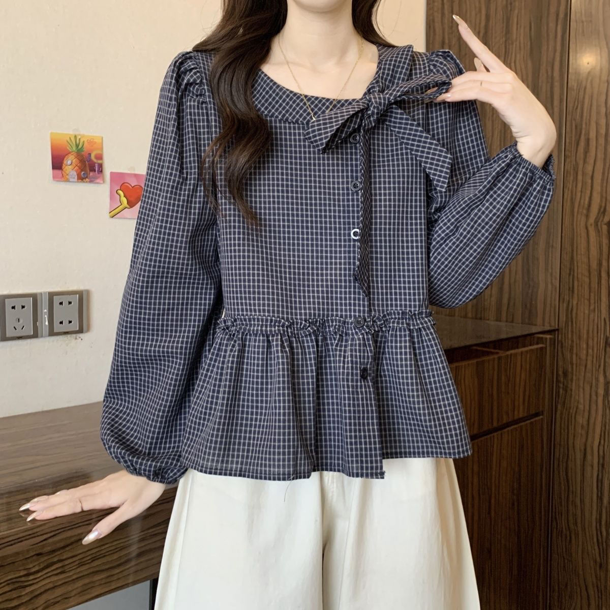 格子衬衫女春秋季新款宽松百搭灯笼长袖衬衣设计感短款褶皱上衣潮