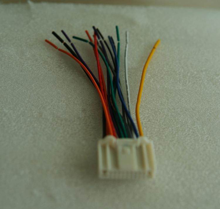 斯巴鲁森林人原车cd尾线斯巴鲁xv原车电源喇叭线