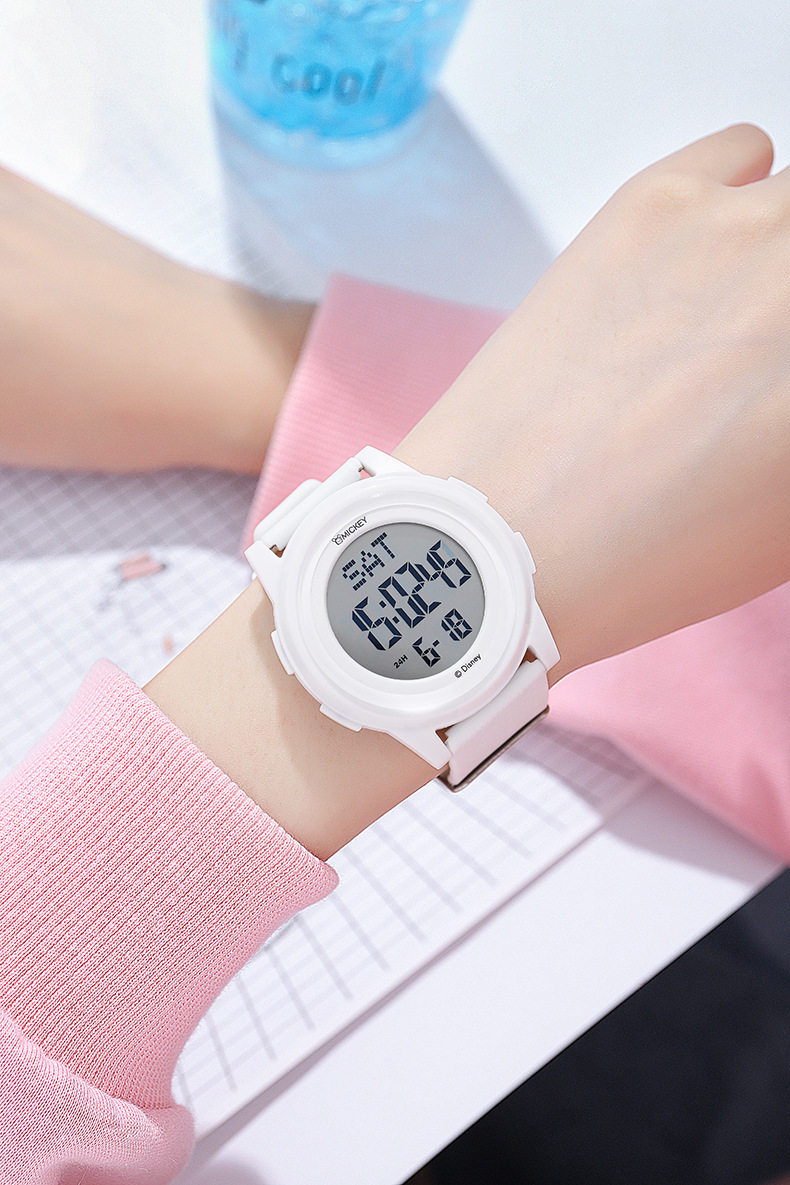 新款迪士尼多功能手表个性大盘夜光防水超薄男生表学生闹钟电子表