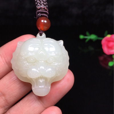 天然和田玉平安幸福挂件牌子老虎