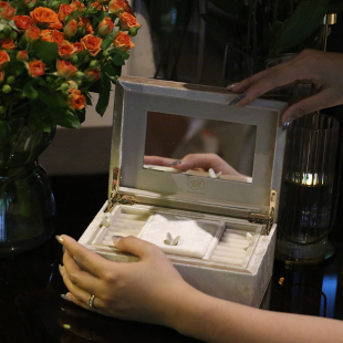 VA珠宝丨 超舒服进口高级香槟金 首饰箱 珠宝收纳 买一赠一