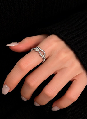 小众设计满钻马蹄扣麻花戒指气质冷淡风简约轻奢感食指戒