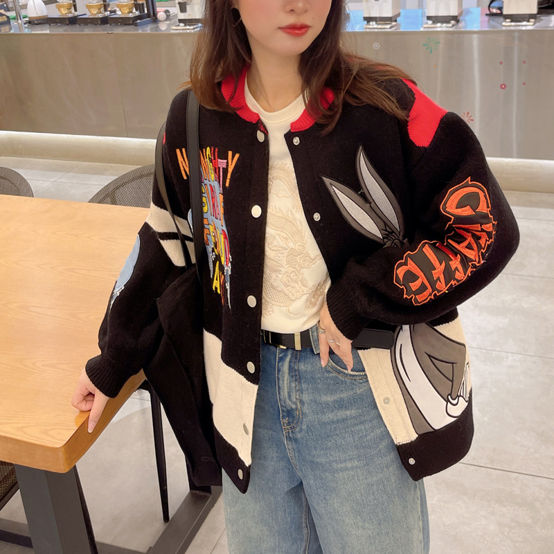 2024冬季新品兔八哥潮牌卡通刺绣针织衫开衫加厚棒球服毛衣外套女