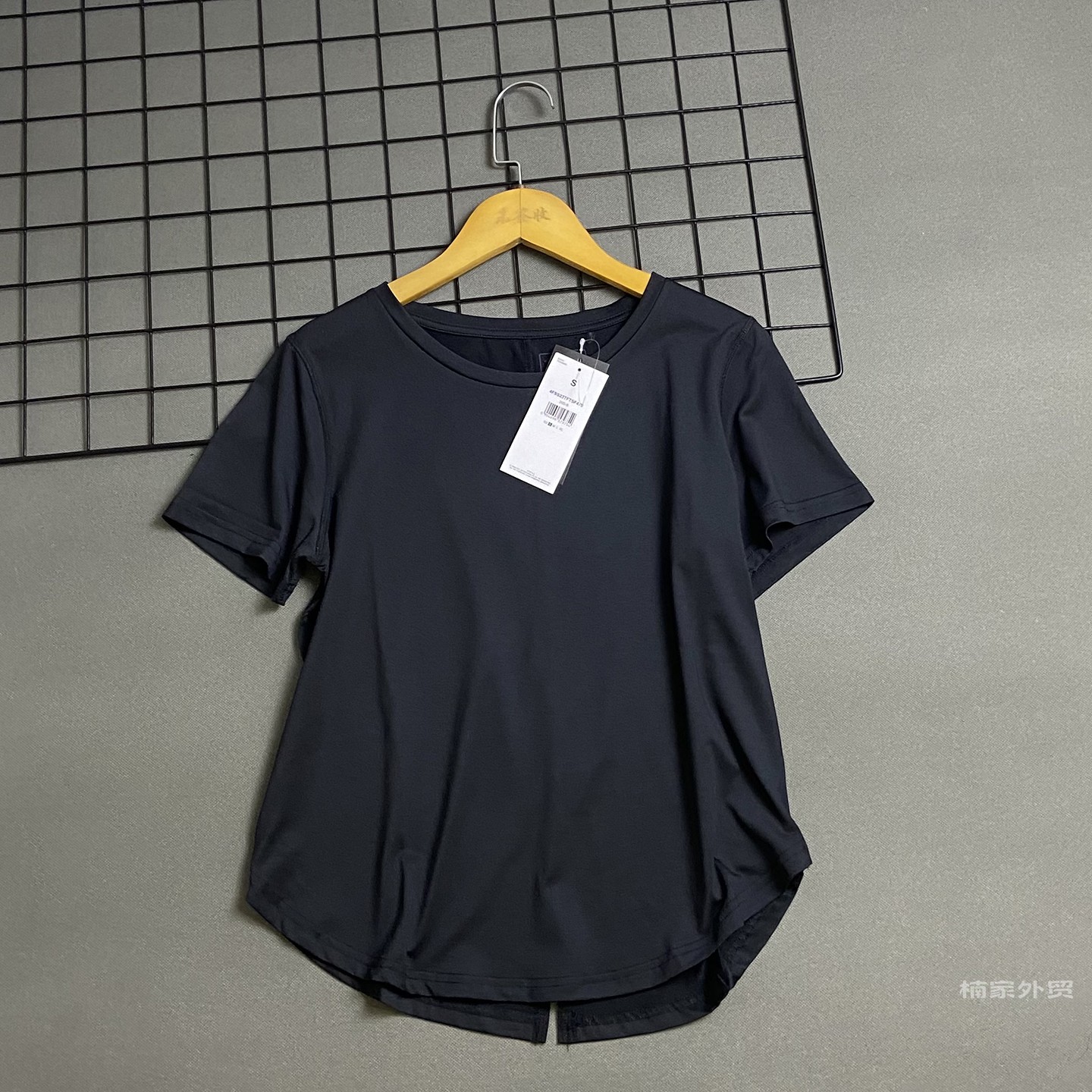 原D 实拍！瑜伽服短袖T恤女后开叉运动跑步上衣健身骑行速干衣夏