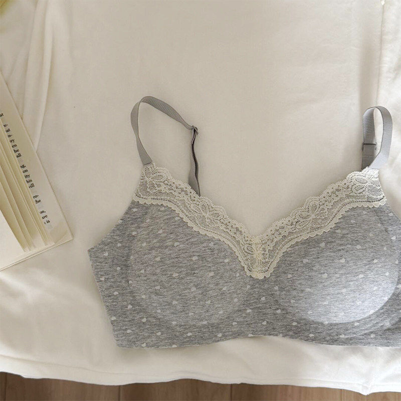 日系无痕纯棉薄款内衣女小胸聚拢防下垂法式舒服蕾丝学生少女文胸