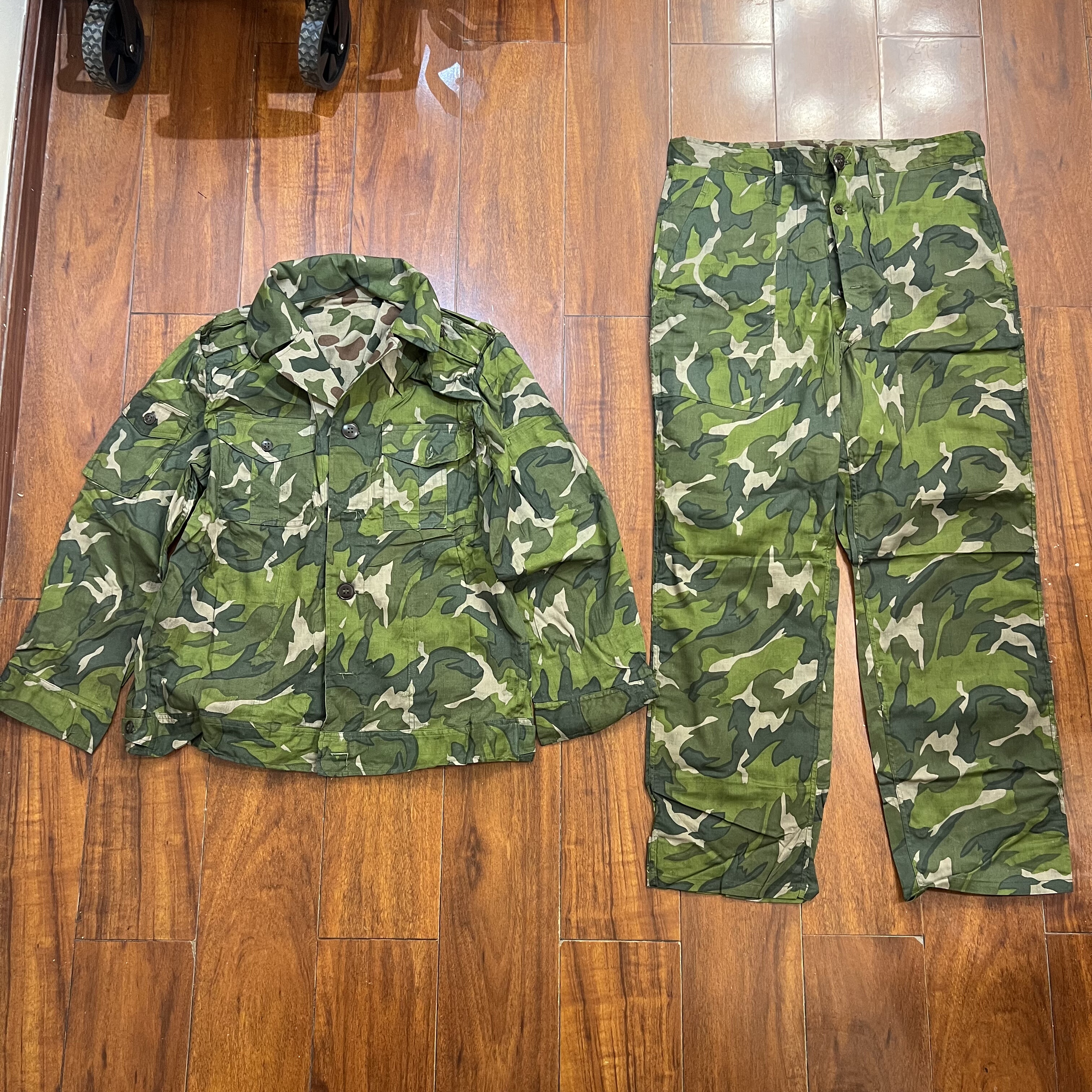 原品81式双面伪装衣对越自卫反击小四叶迷彩战术作战服 全新尾货