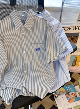 夏款夏季条纹短袖衬衫日系港风宽松情侣男士衬衫百搭潮牌薄0305d