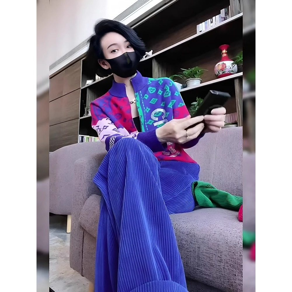 蓝色休闲运动套装女秋装欧货印花针织开衫长裤搭配两件套